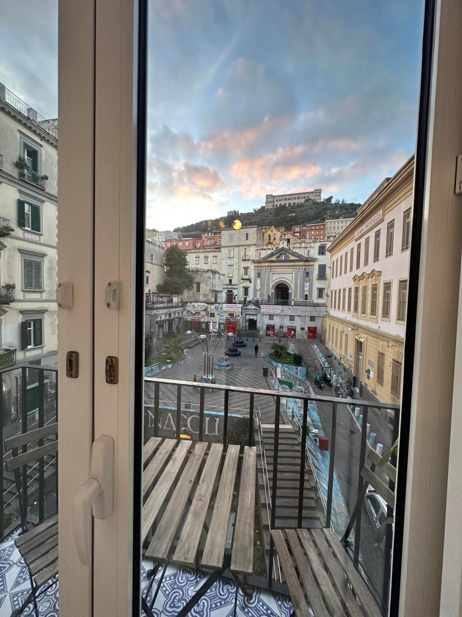 Mansarda Valù B&B Naples Extérieur photo