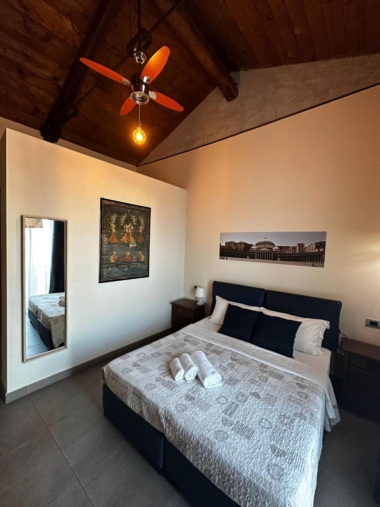 Mansarda Valù B&B Naples Extérieur photo